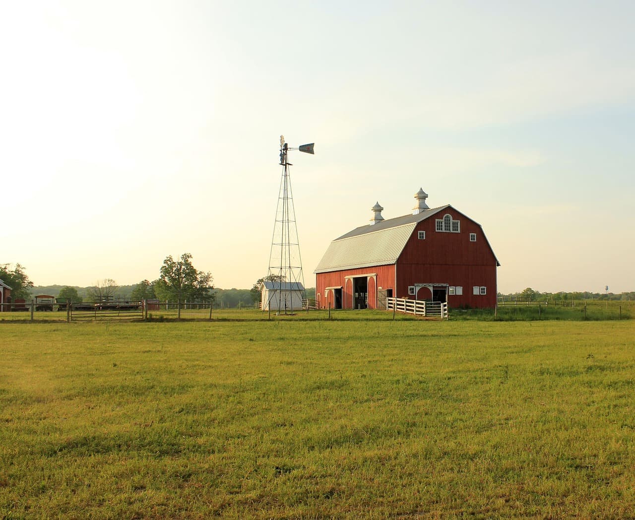 Rustic barn in Indiana's Prophetstown State Park amidst rural farmland