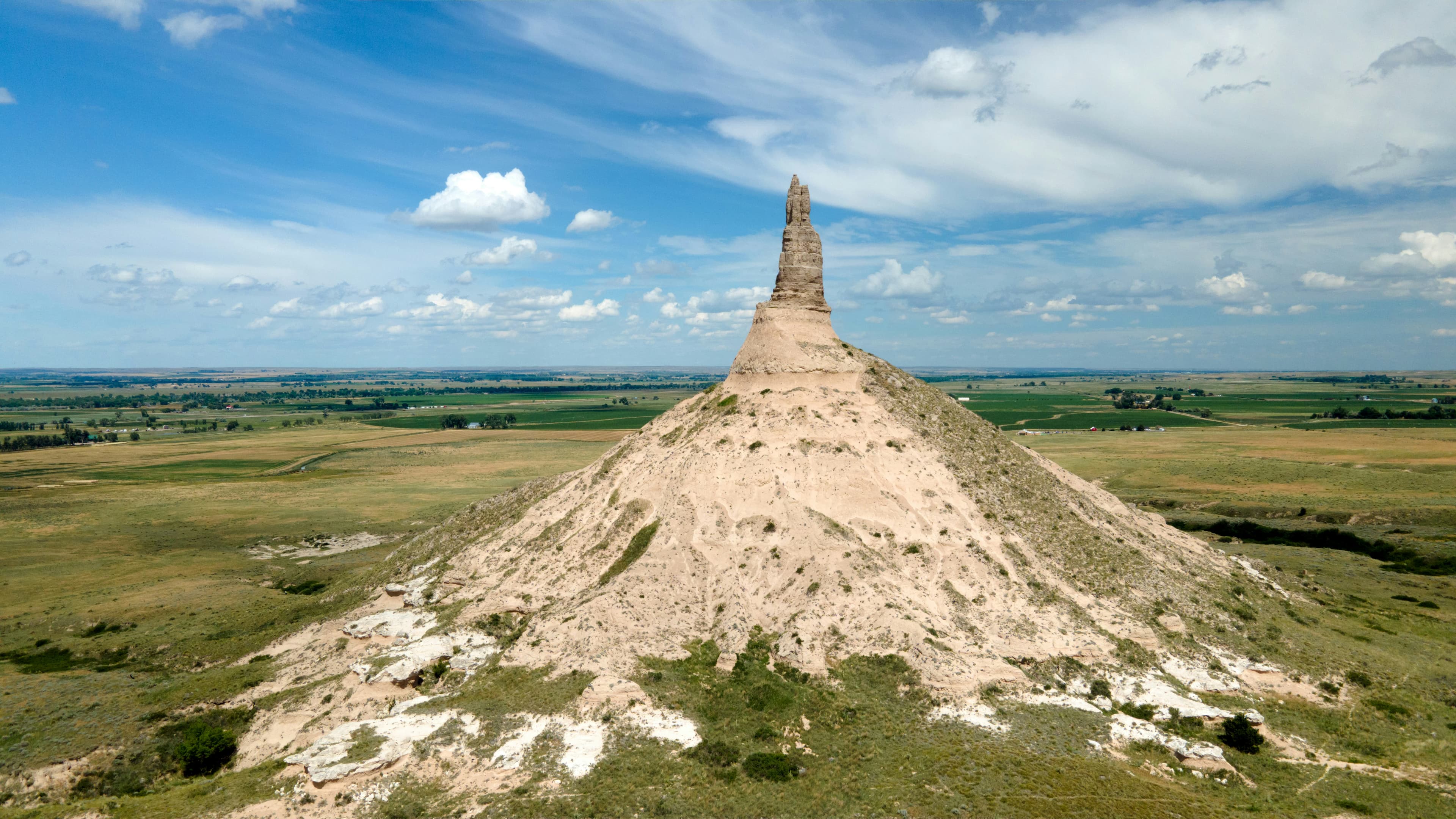 Andy S photographs stunning Scott's Bluff National Monument