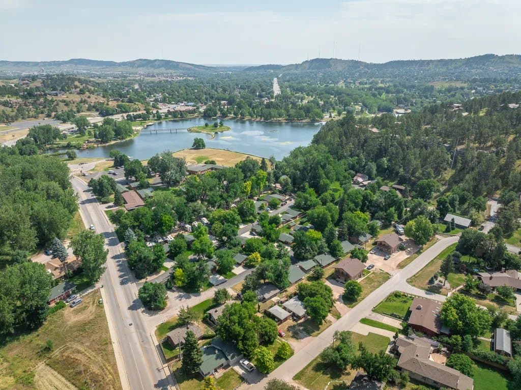 Lake Park Campground & Cottages (Rapid City, South Dakota) photo