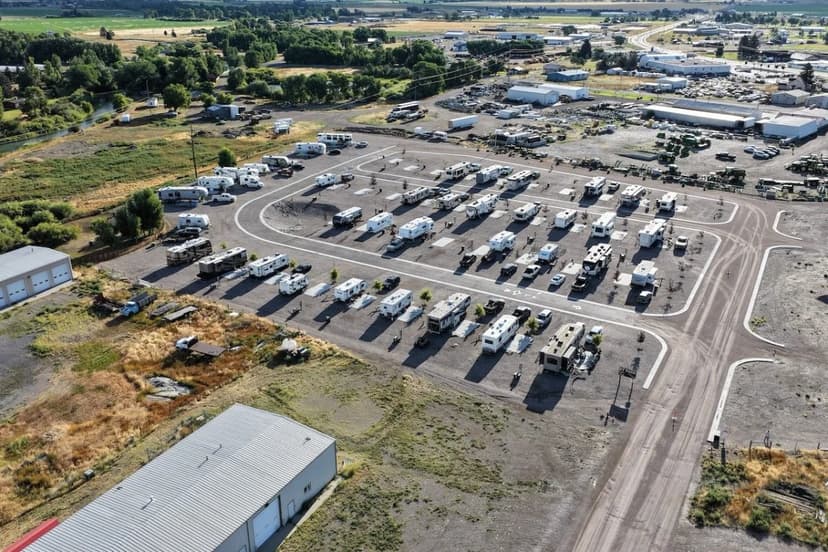 Right Turn Clyde RV Park