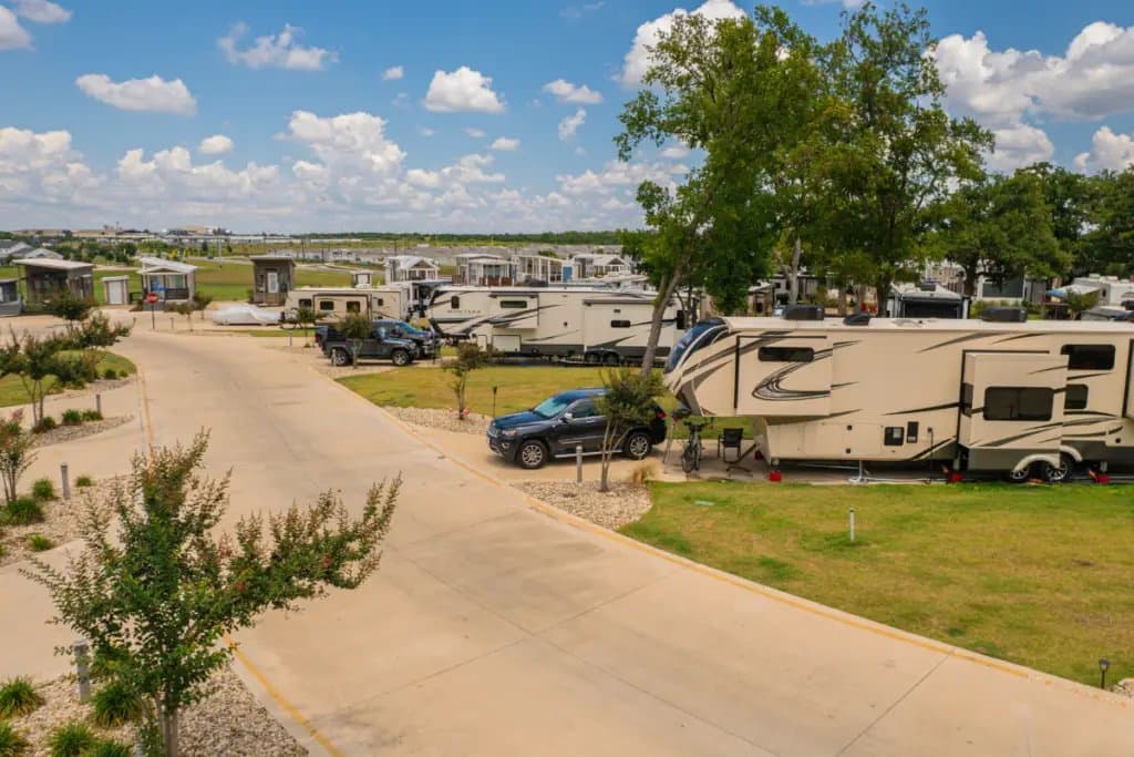 Oak Forest RV Resort (Austin, Texas) photo