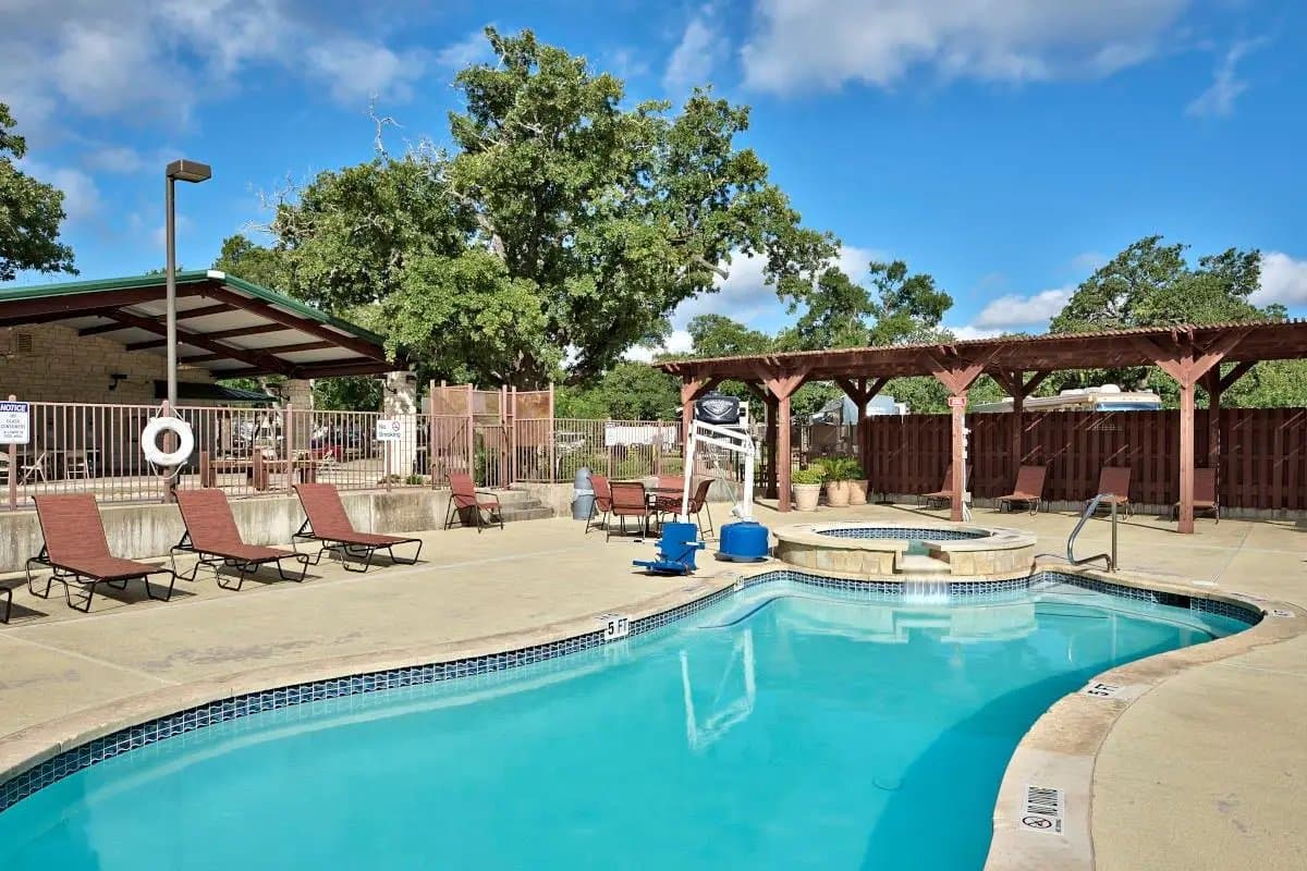 Oak Forest RV Resort (Austin, Texas) photo