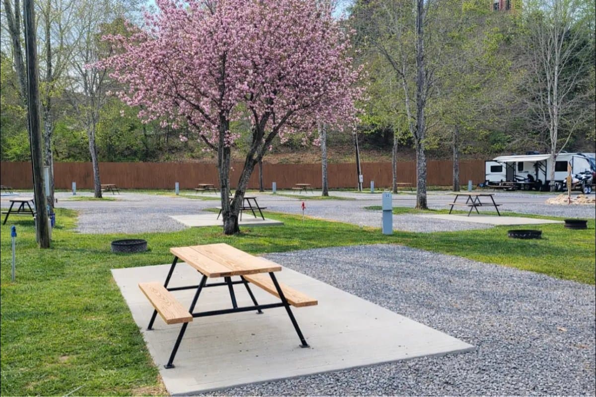 Creekside RV Park (Pigeon Forge, Tennessee) photo