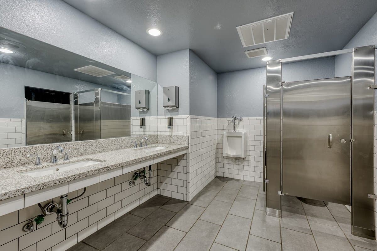 Sacramento River RV Park (Redding, California) photo