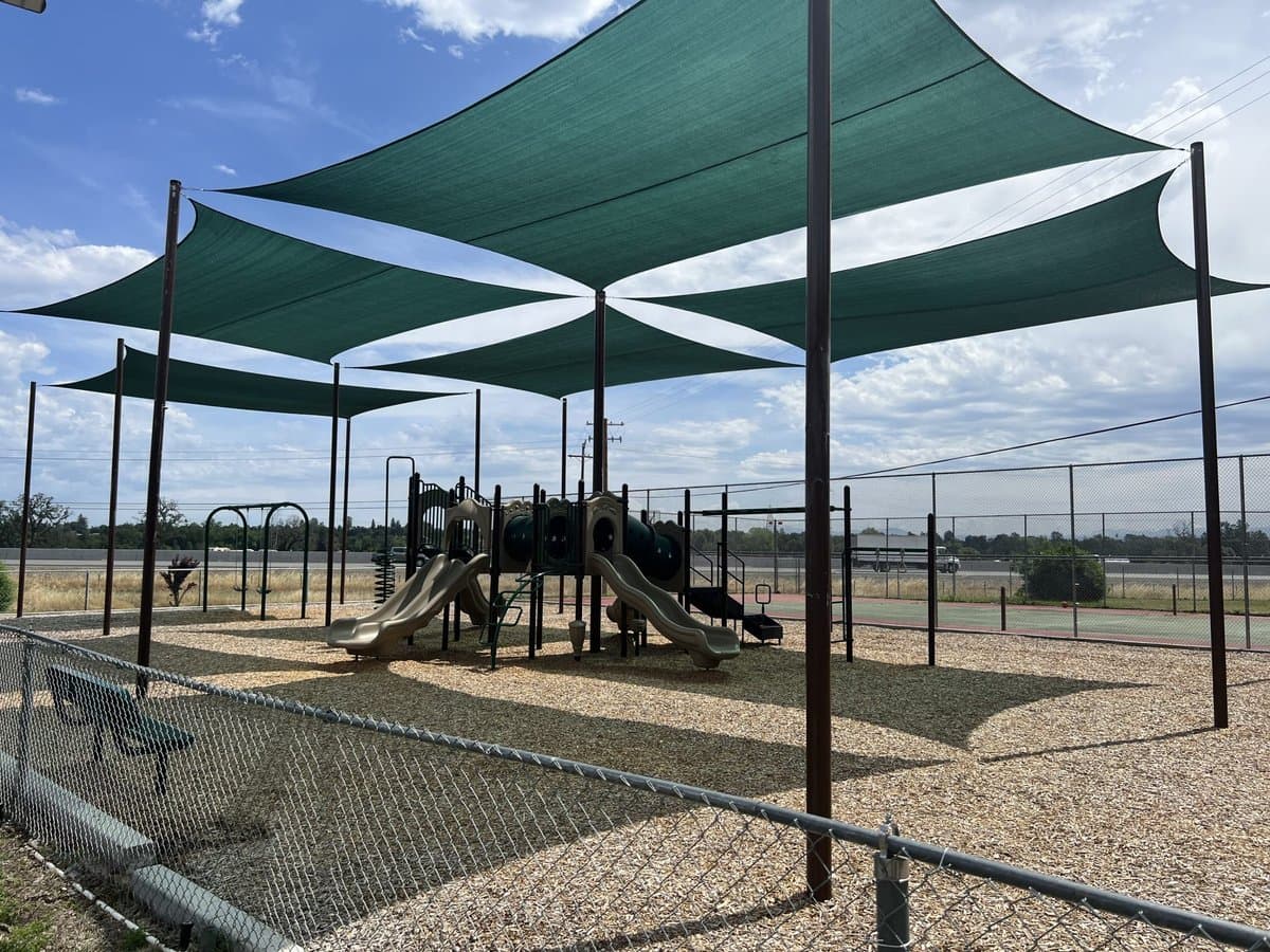 Sacramento River RV Park (Redding, California) photo