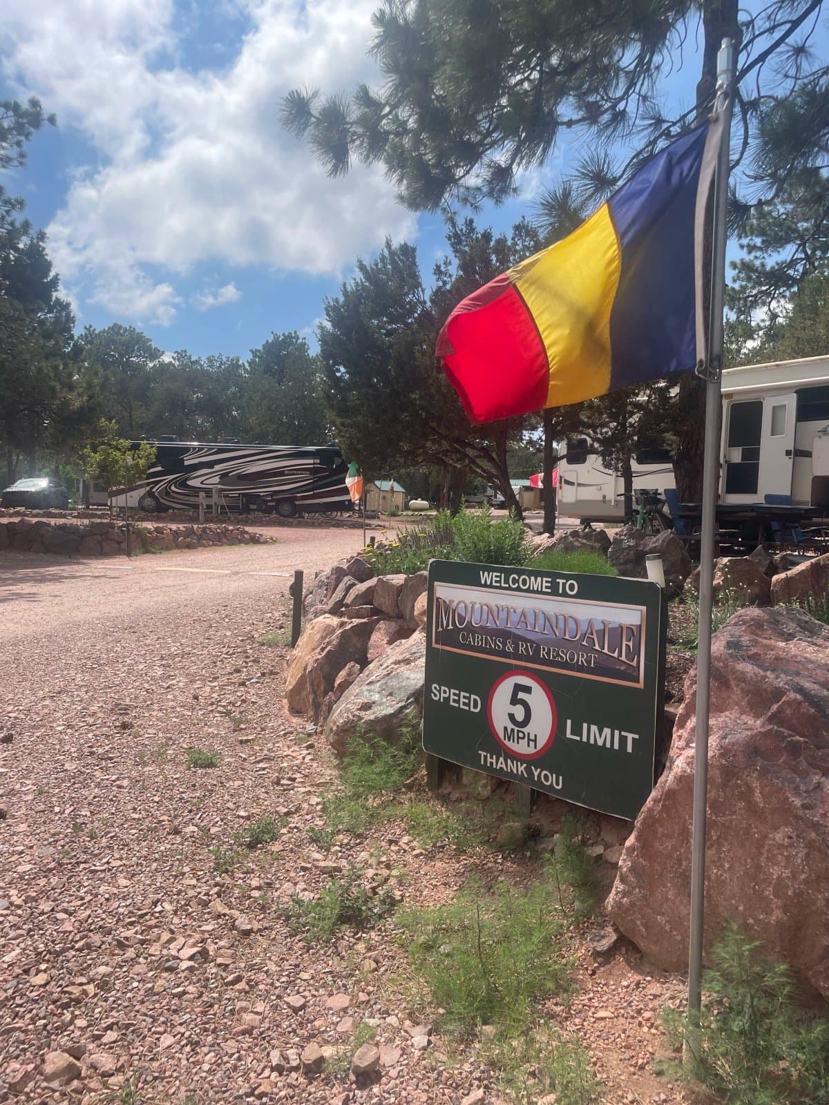 Mountaindale Cabins & RV Resort (Colorado Springs, Colorado) photo