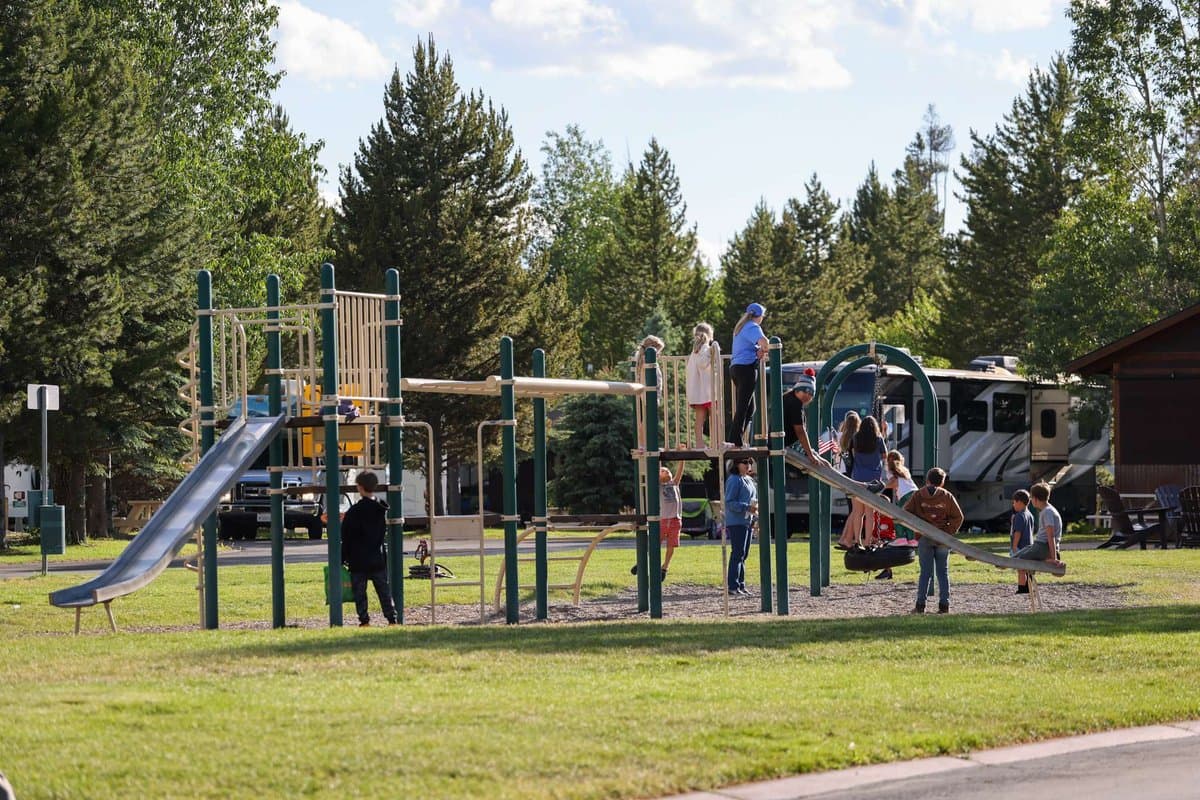 Yellowstone Grizzly RV Park (West Yellowstone, Montana) photo