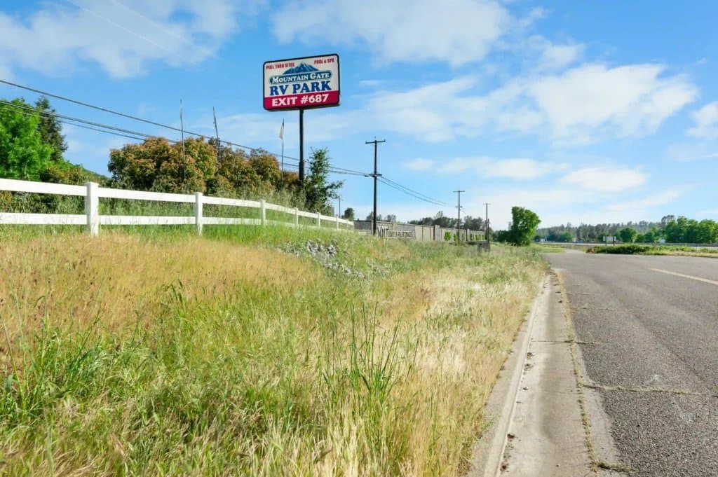 Mountain Gate RV Park and Cottages (Redding, California) photo