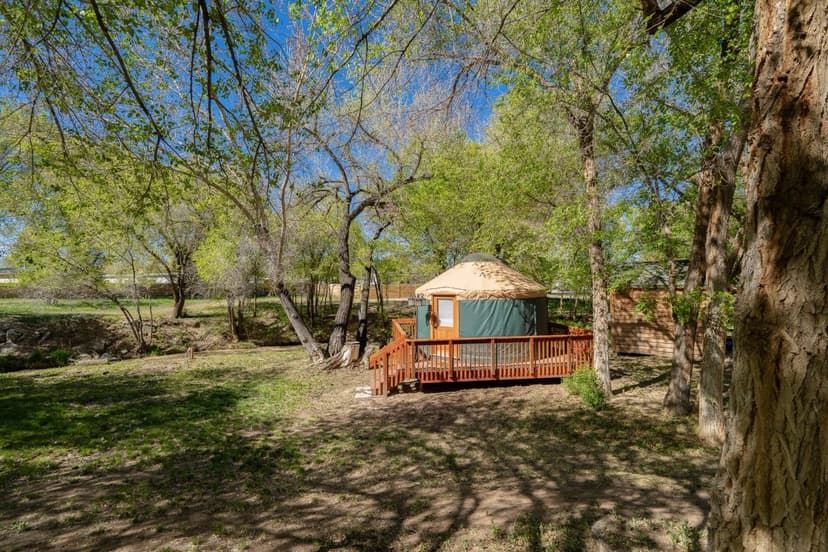 Cedar Creek Lodging & RV Park