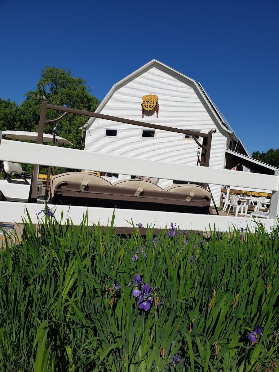 Royal Oaks Legendary Lodging Campground