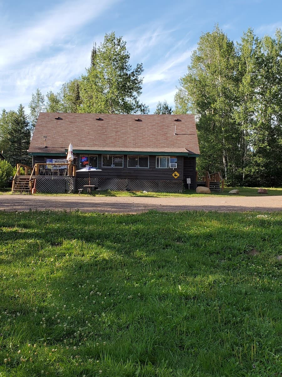 Wildhurst Lodge & Campground