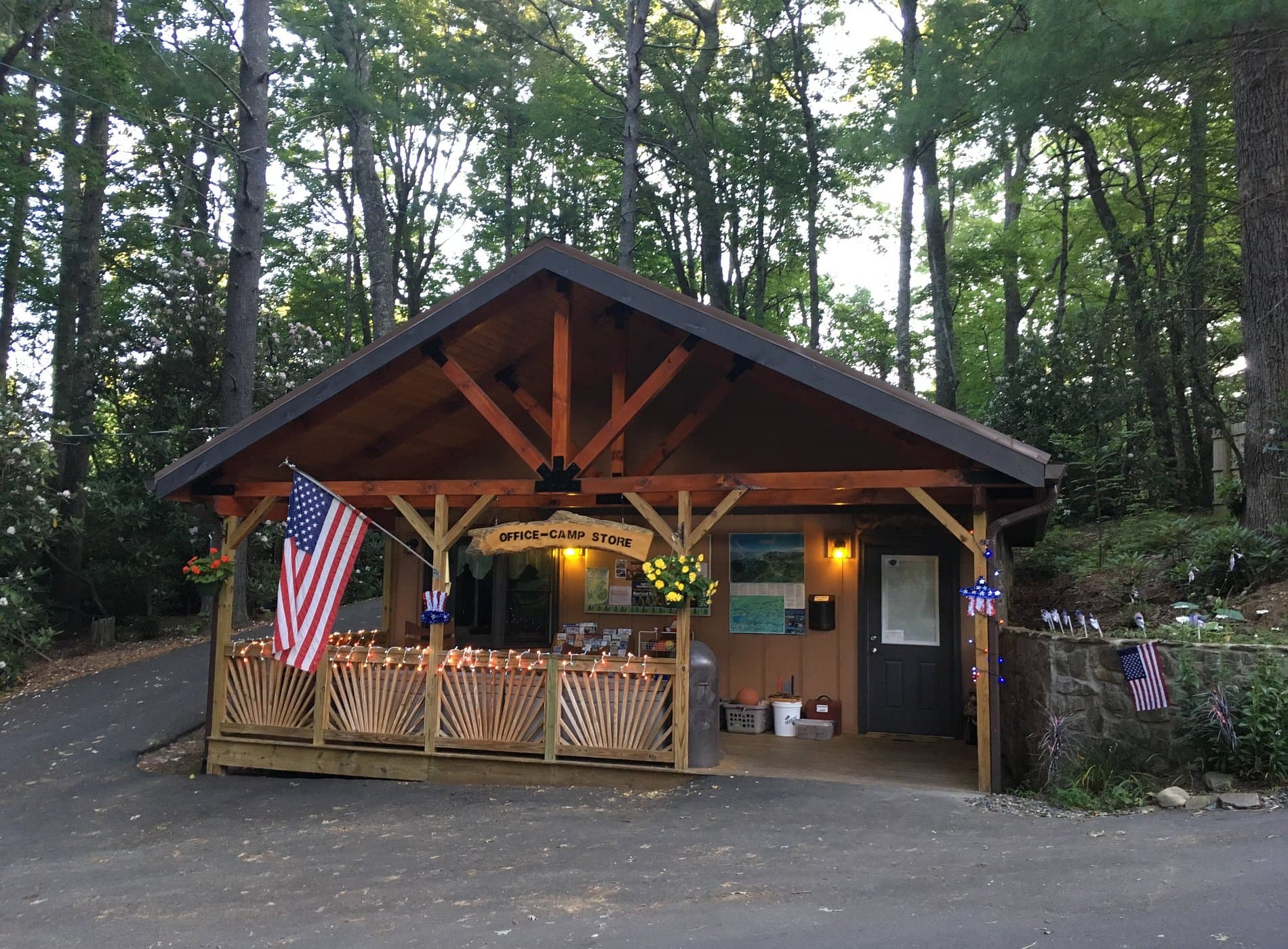Linville Falls Campground RV Park & Cabins