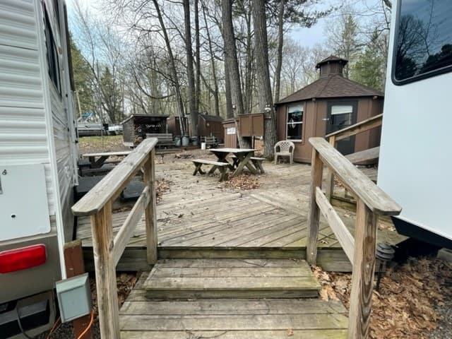 Lincolnwood Resort & Bar