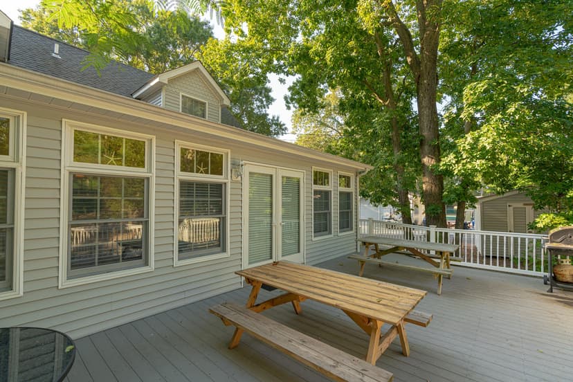 Sun Retreats Seashore