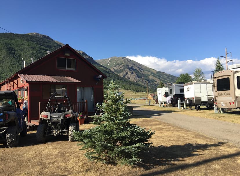 Silverton Lakes South RV Park & Cabins