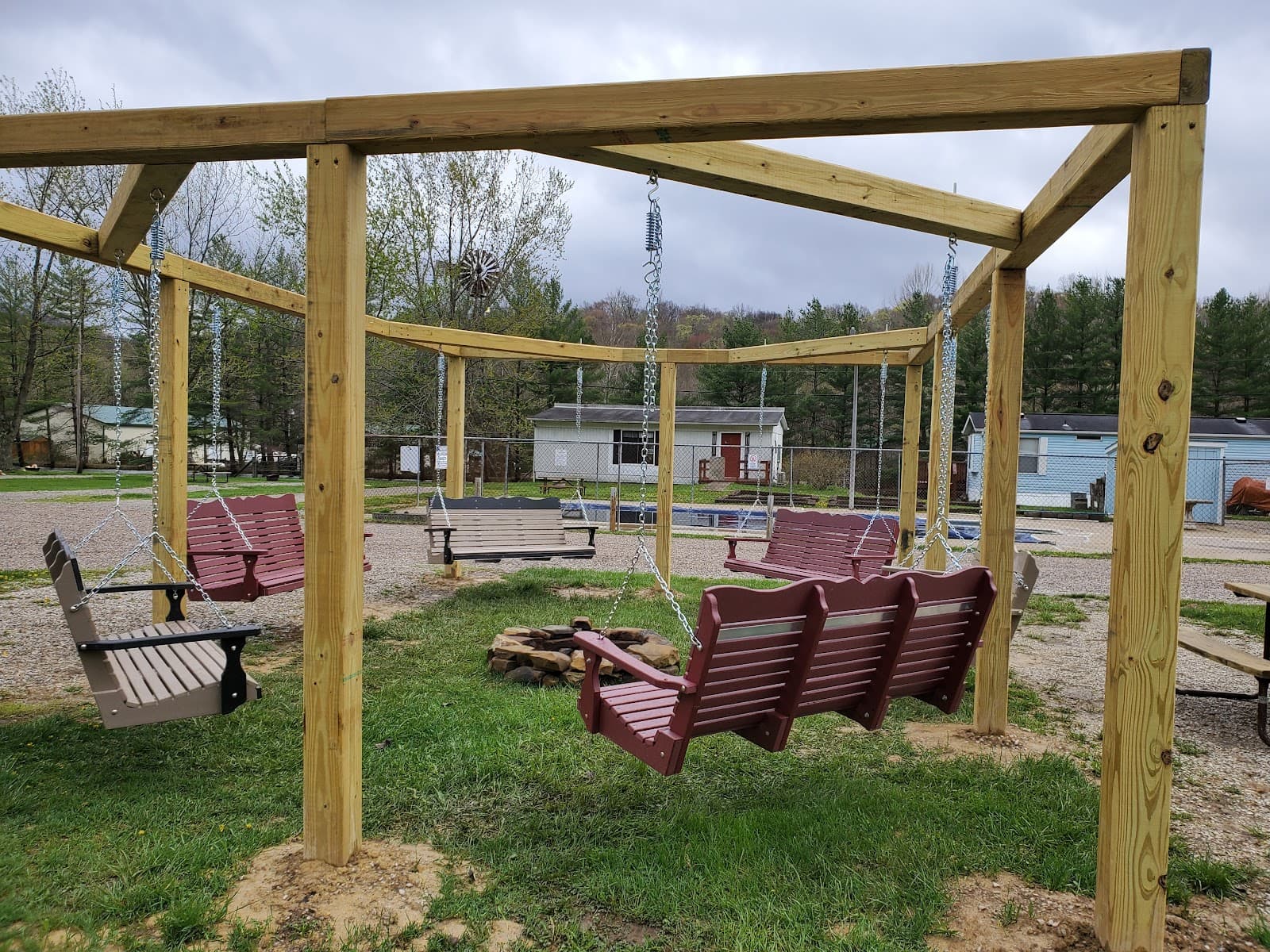 Friends O' Mine Campground & Cabins