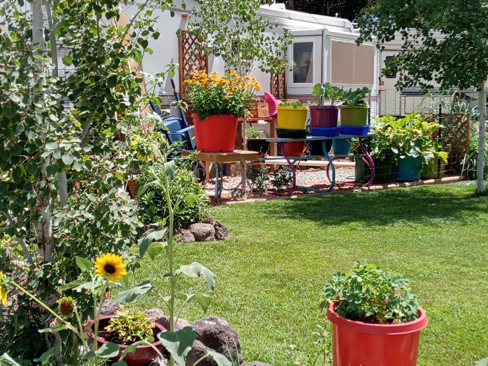 Four Seasons River Inn & RV Park