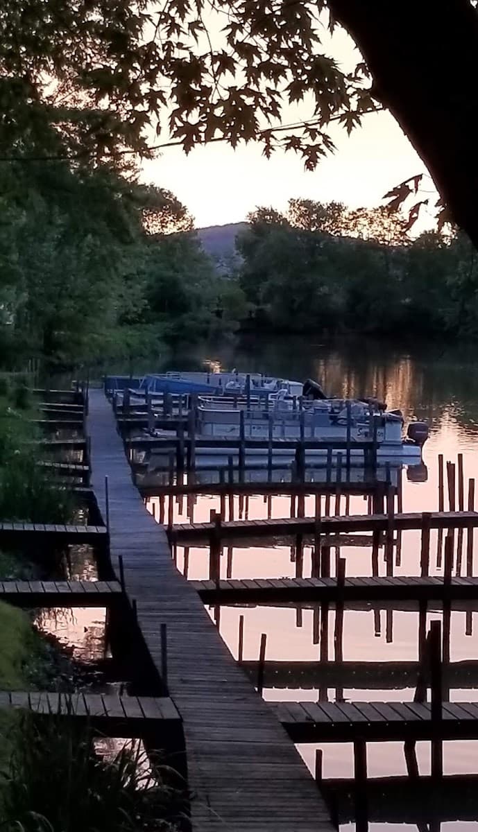 Edgewater Rv Park and Marina