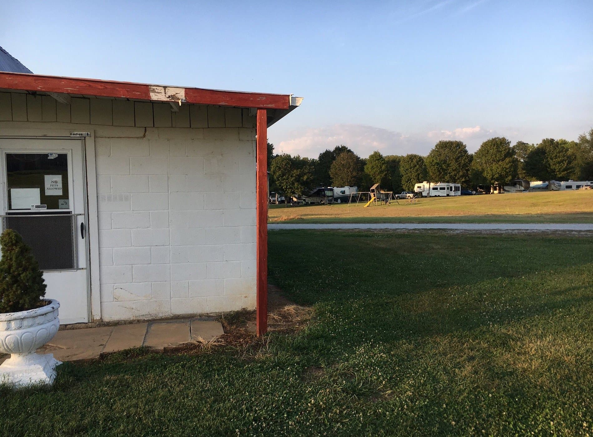 White Acres Campground & Gifts