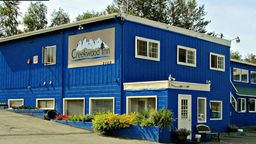Creekwood Inn & RV Park