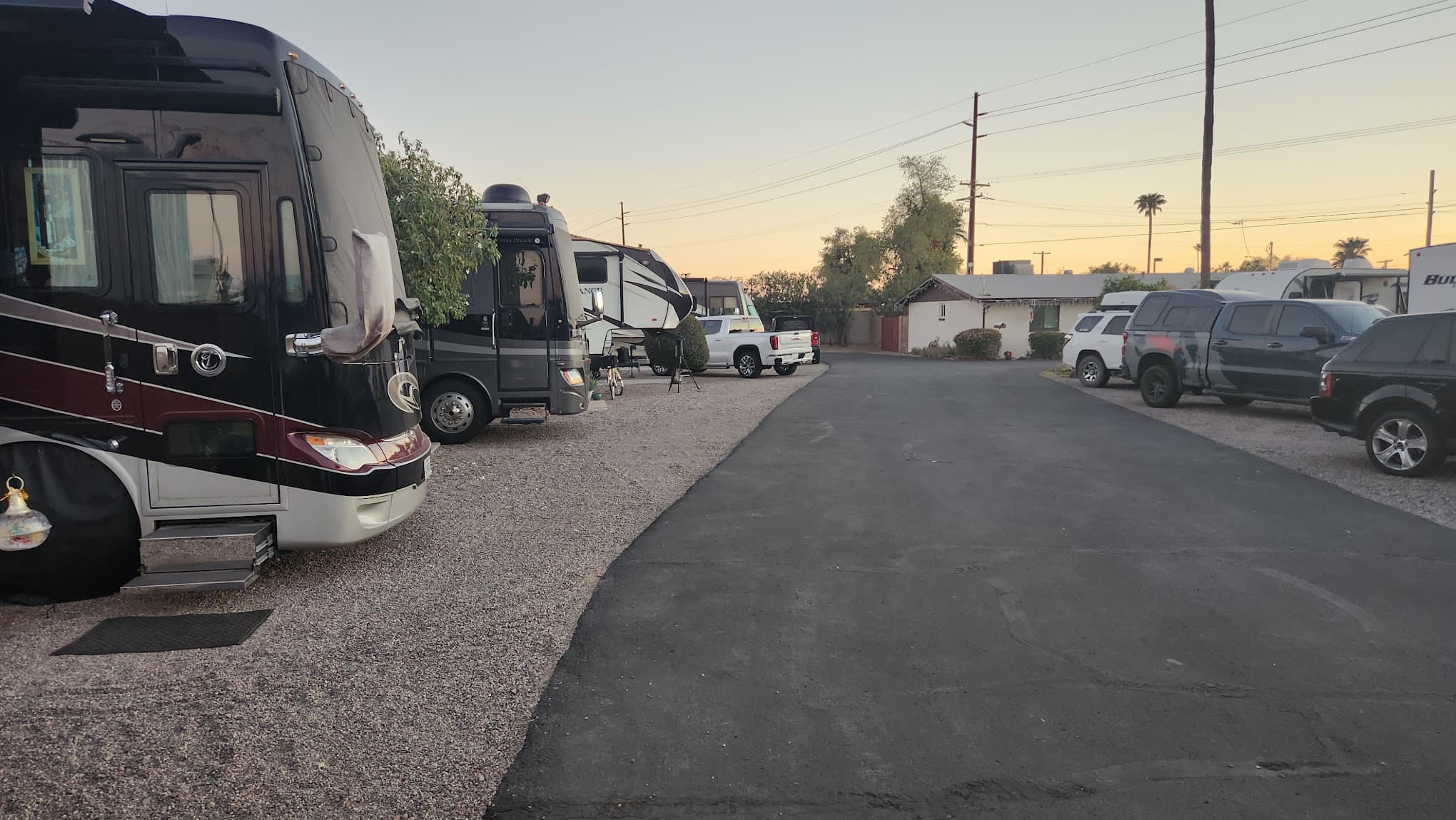 Twin Palms RV Park