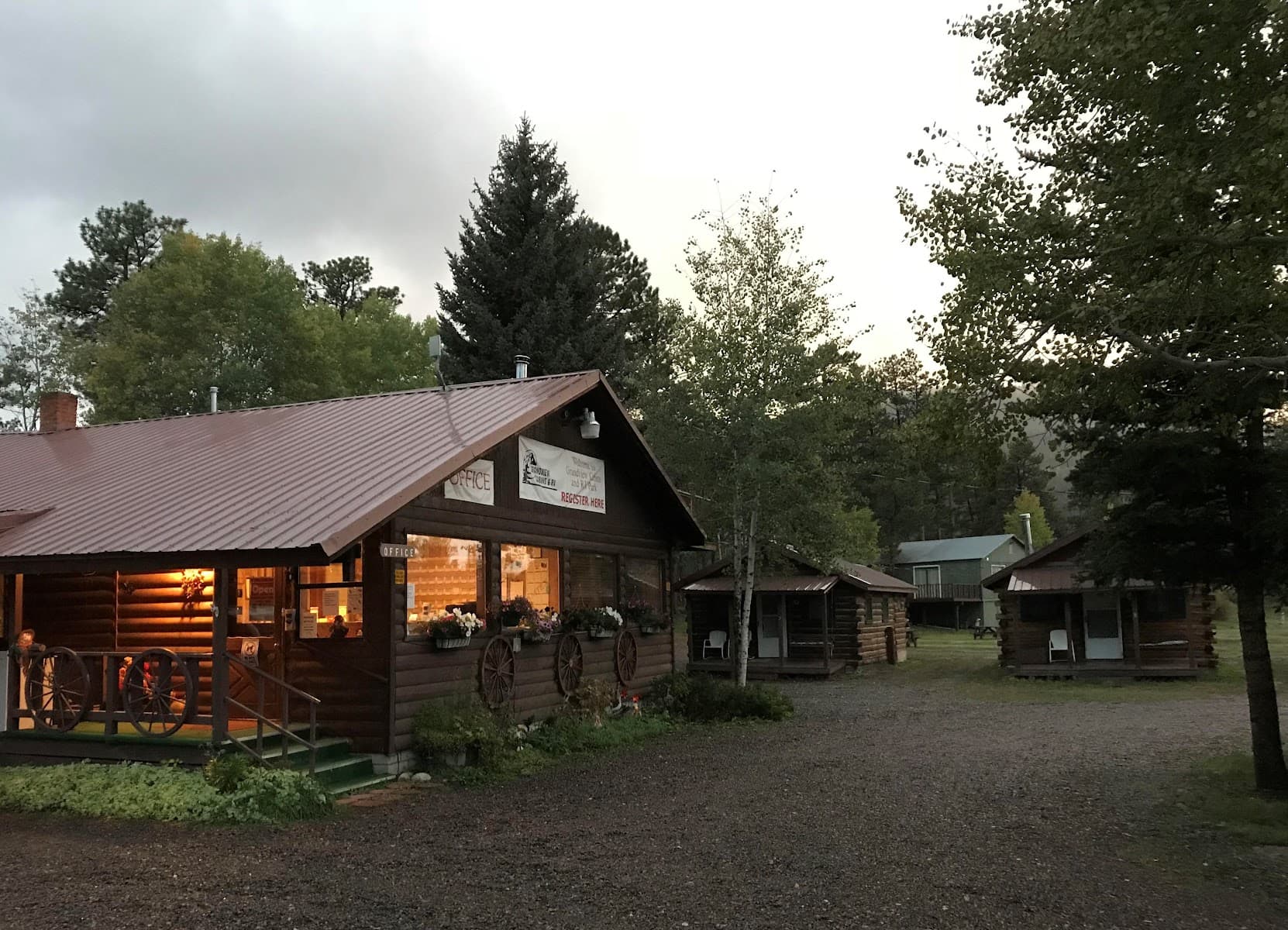 Grandview Cabins & RV Resort