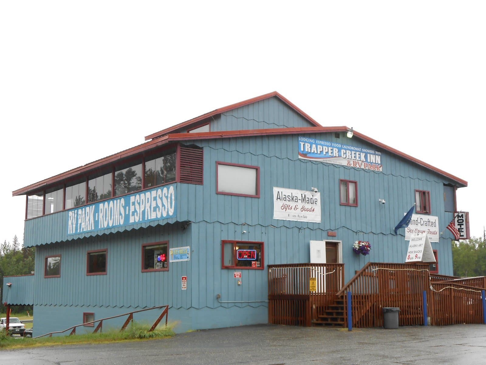 Trapper Creek Inn & RV Park