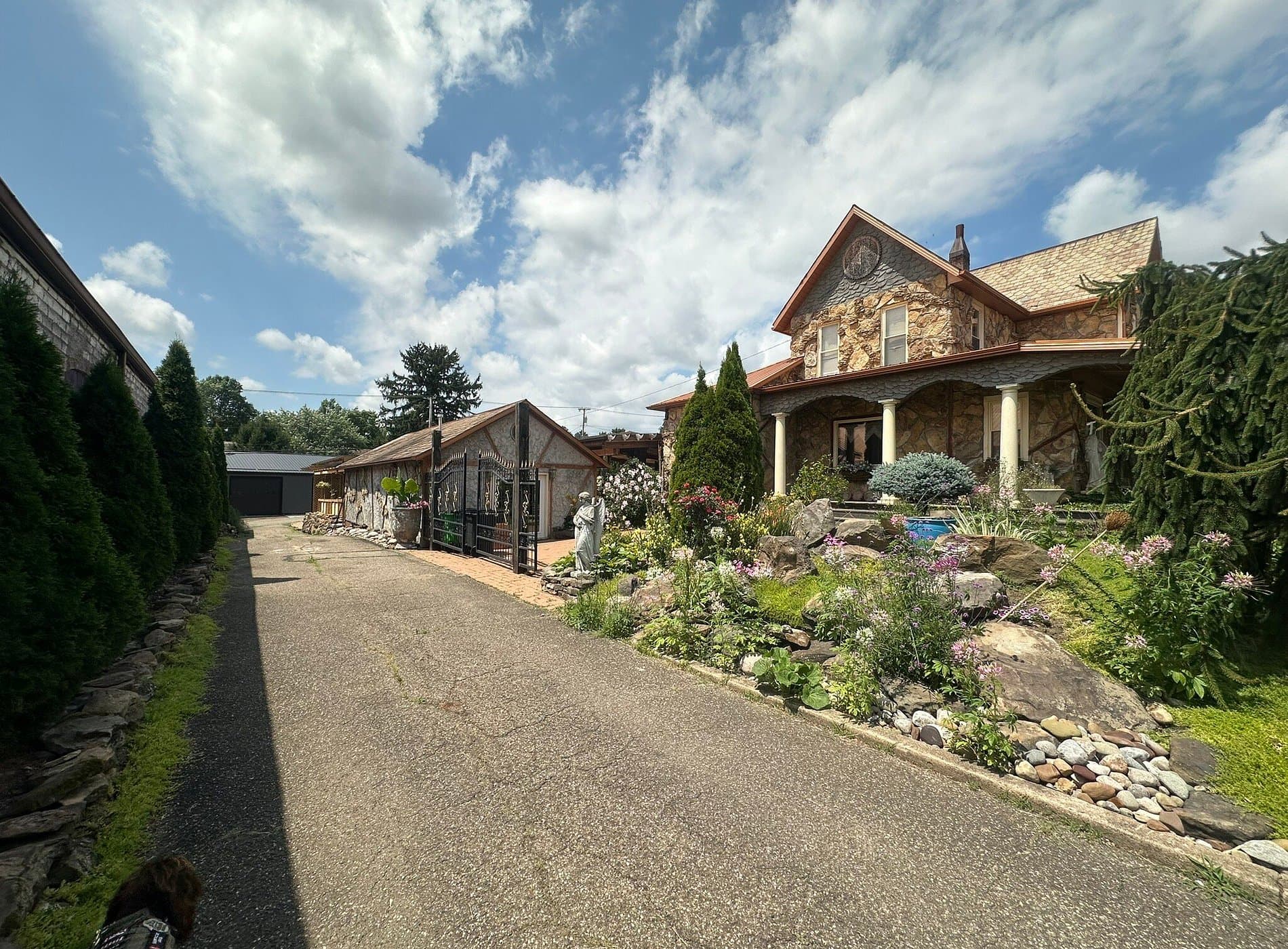 Wally World Riverside RV Resort & Camping