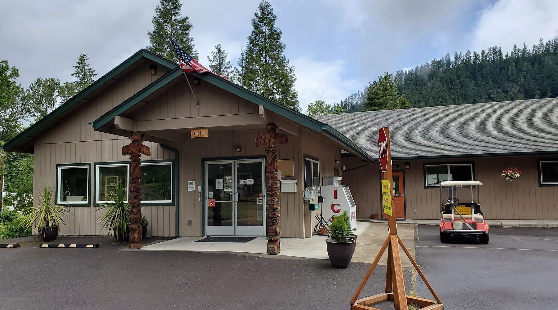 Casey's Riverside RV Park