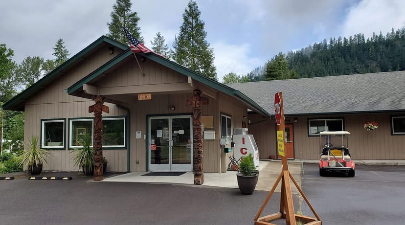 Casey's Riverside RV Park